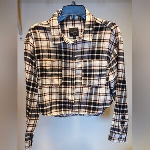 Love Tree Plaid Cropped Flannel Shacket Medium Button Front Shirt Jacket